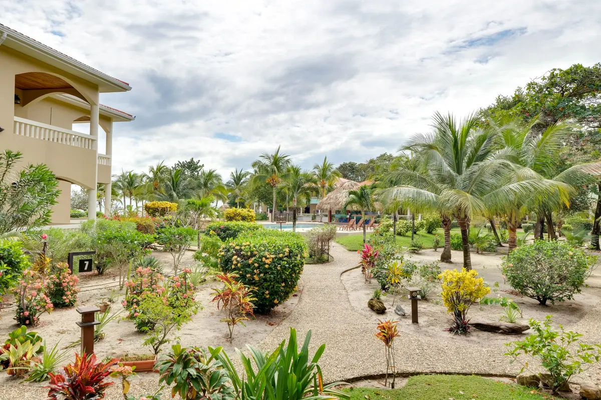Placencia, Placencia, Creek District