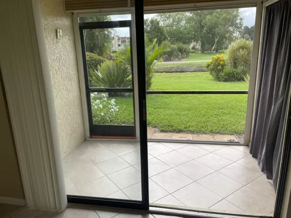 Lake Worth Beach, FL 33467,4682 Lucerne Lakes Blvd E #105