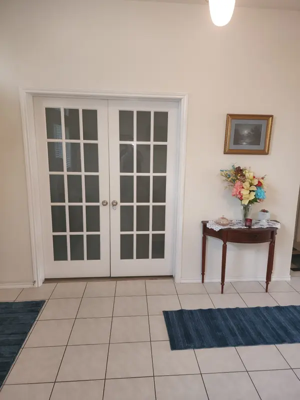 1106 Samson Dr, Hutto, TX 78634