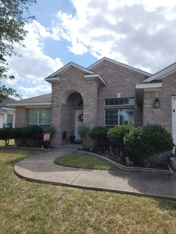 1106 Samson Dr, Hutto, TX 78634