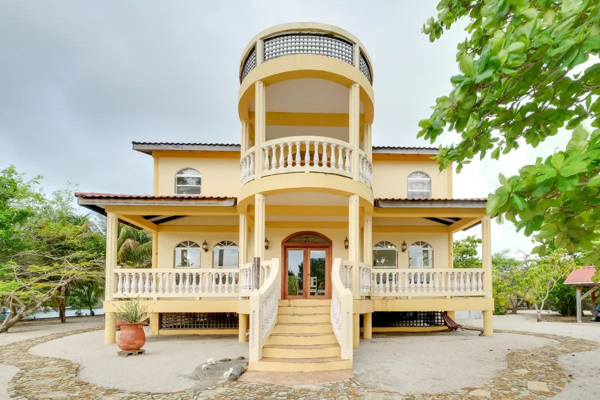 Placencia, Placencia, Creek District