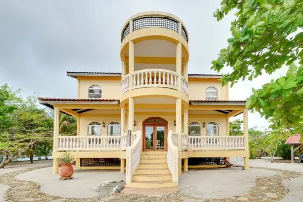 Placencia, Placencia, Creek District