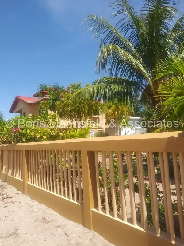 Placencia Village