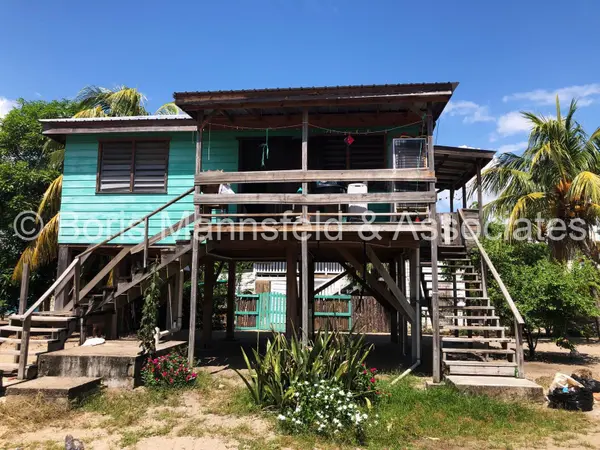 Placencia Village