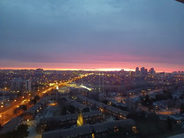 812 Burnhamthorpe Rd #2304, Toronto, ON M9C 2Z3