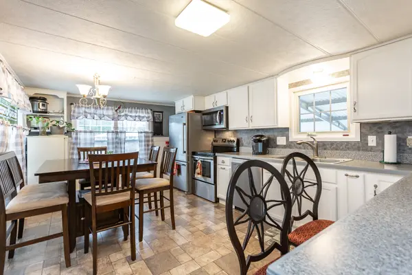 250 Mansfield Ave #6, Norton, MA 02766