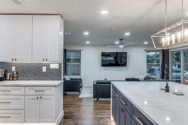 9026 Livenshire Dr, Dallas, TX 75238