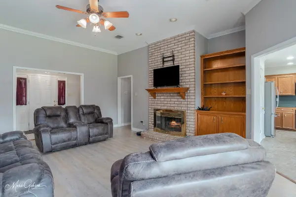 6029 Sandalwood Dr, Bossier City, LA 71111