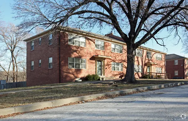 3000 E 49th St, Kansas City, MO 64130