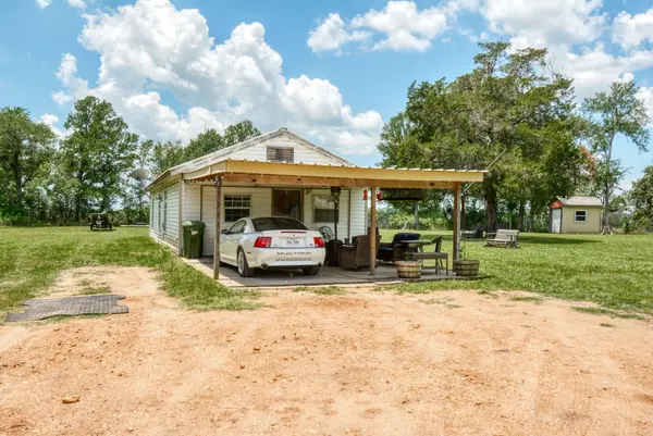 927 Highway 71 W, Smithville, TX 78957