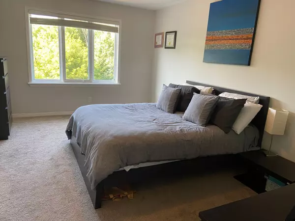 Ottawa K1v 1l8,,4266 OWL VALLEY DR