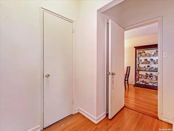 113-14 72Rd Forest Hills #BB, Ny 11375,