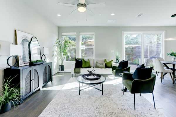 11611 Royal Ivory Xing, Houston, TX 77082