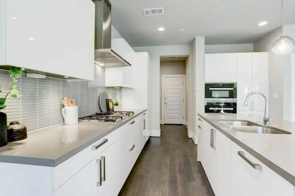 11611 Royal Ivory Xing Houston, TX 77082