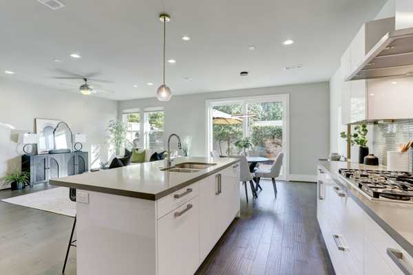 11611 Royal Ivory Xing Houston, TX 77082