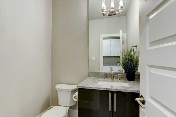 11611 Royal Ivory Xing Houston, TX 77082