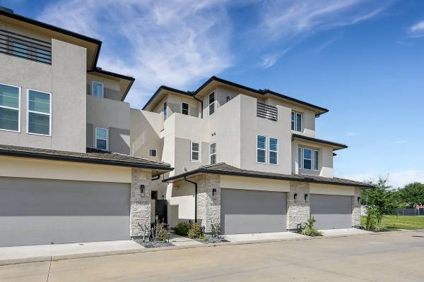 11611 Royal Ivory Xing Houston, TX 77082