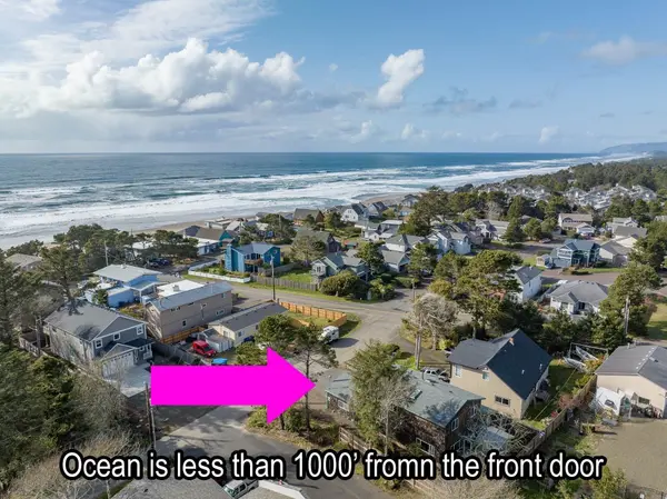 3960 Evergreen Ave, Depoe Bay, OR 97341