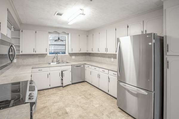 302 Mandalay Dr Pensacola, FL 32507