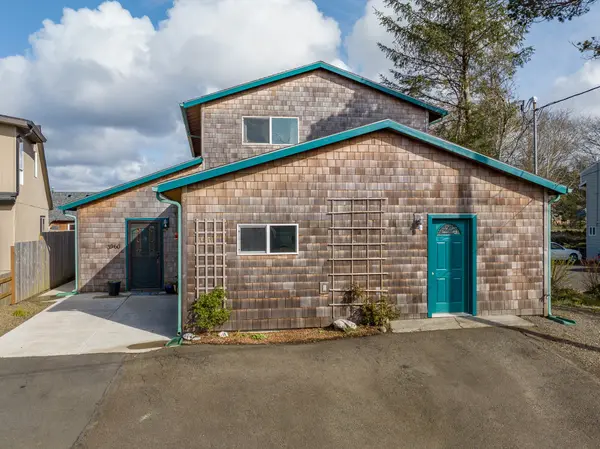3960 Evergreen Ave, Depoe Bay, OR 97341