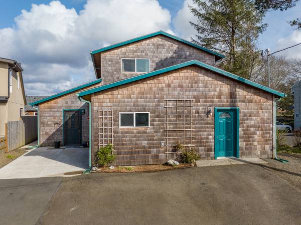 3960 Evergreen Ave, Depoe Bay, OR 97341
