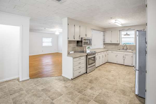 302 Mandalay Dr Pensacola, FL 32507