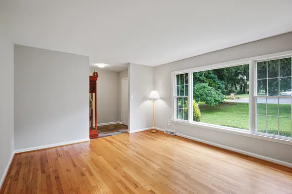 1300 Chez Ct, Fallston, MD 21047