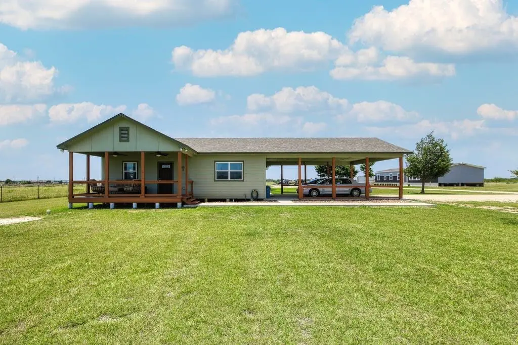 1881 CR 251 Florence, Tx 76527,