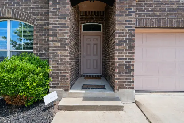 18308 Cloudmore Ln, Elgin, TX 78621