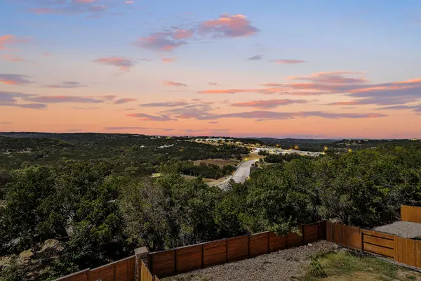 5310 Traviston Dr, Austin, TX 78738
