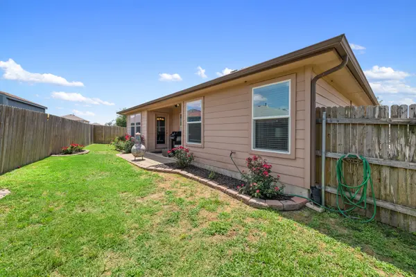 18308 Cloudmore Ln, Elgin, TX 78621