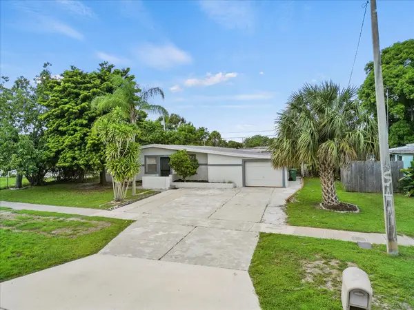300 Sandia Ave, Port St Lucie, FL 34983