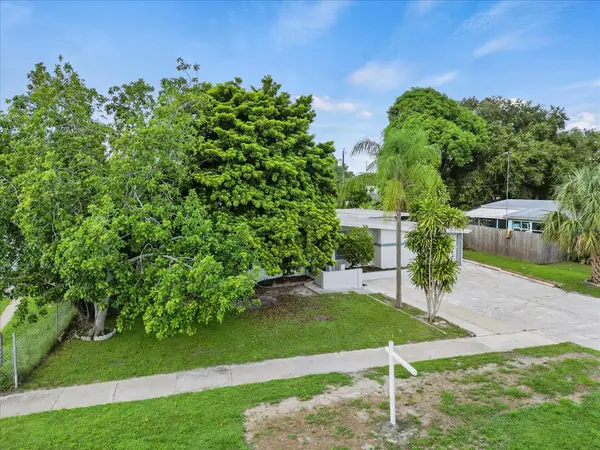 300 Sandia Ave, Port St Lucie, FL 34983