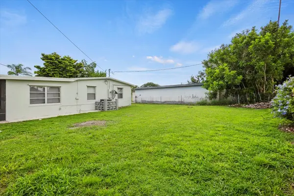 300 Sandia Ave, Port St Lucie, FL 34983