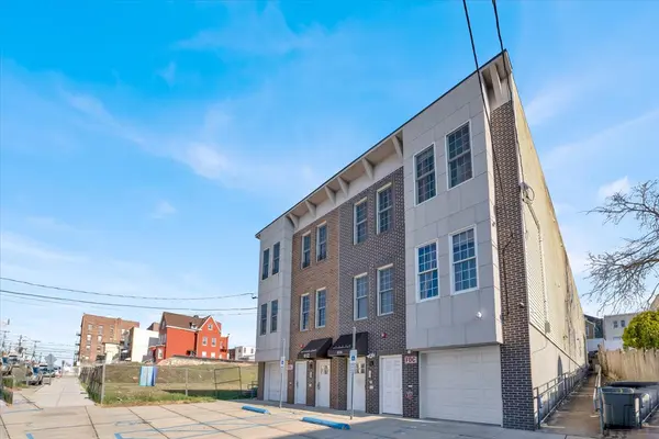 610 12th St, Union City, NJ 07087