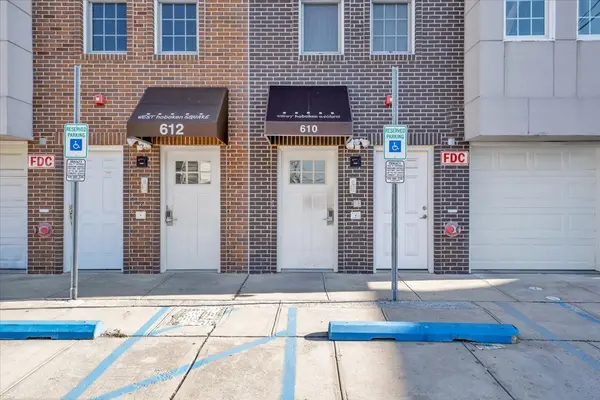 610 12th St, Union City, NJ 07087