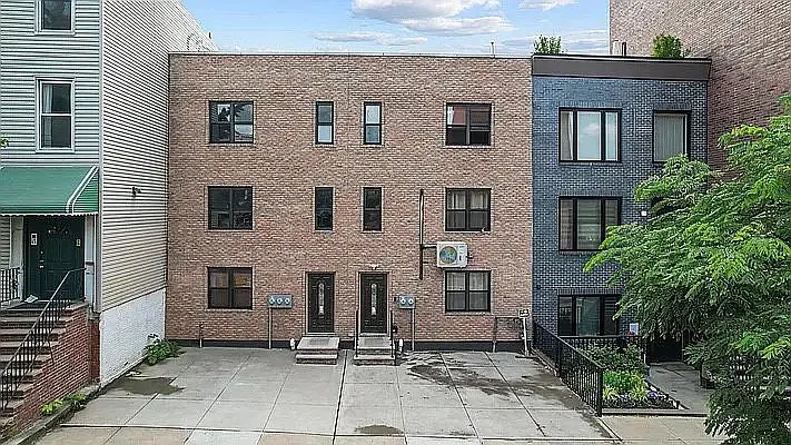 68 Clermont Ave #1, Brooklyn, NY 11205