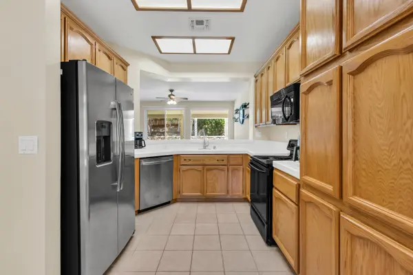 1392 Walden Dr, Folsom, CA 95630