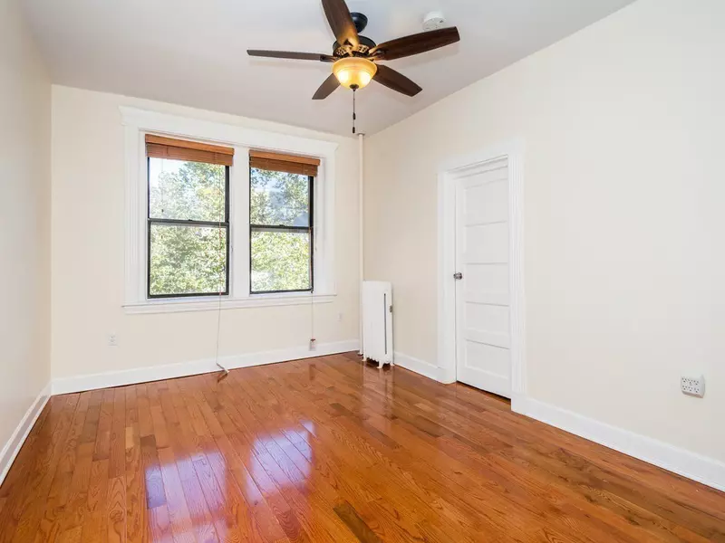 65 Burbank St #17, Boston, MA 02115