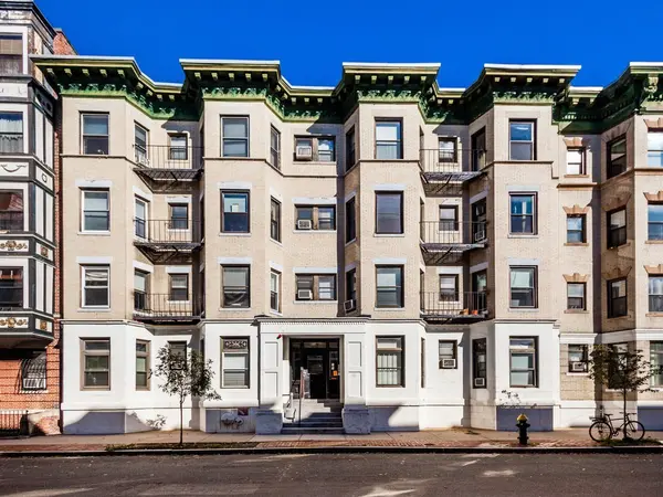 65 Burbank St #17, Boston, MA 02115