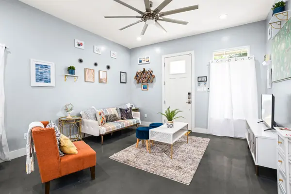 206 Pendleton Ave, San Antonio, TX 78204