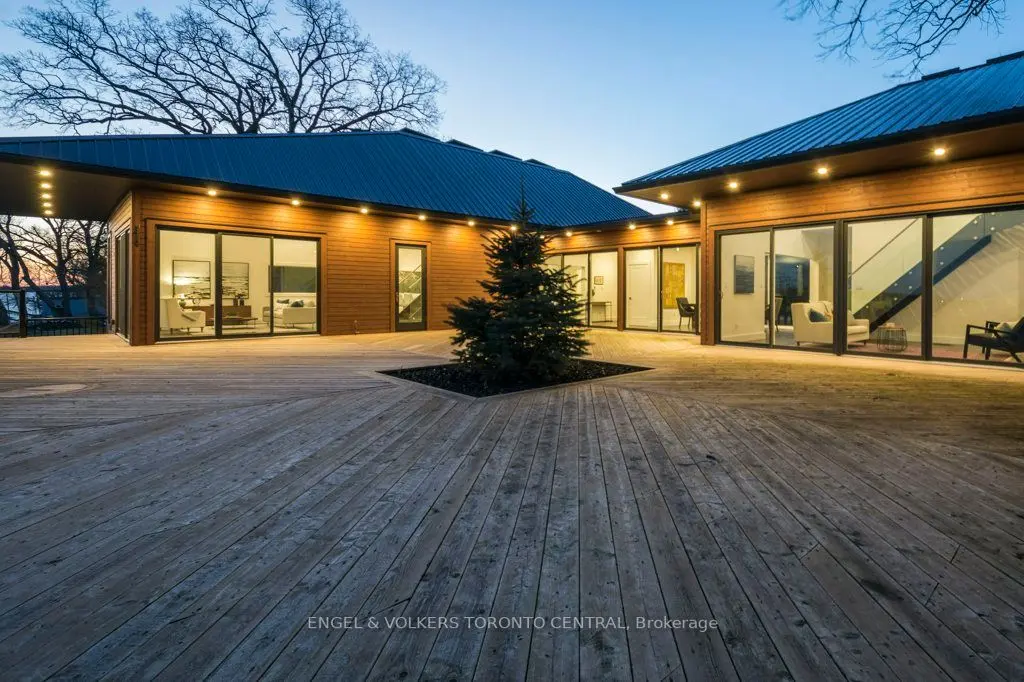 131 Peats Point Rd, Prince Edward, ON K8N 4Z7