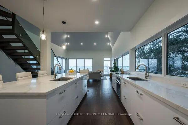 131 Peats Point Rd, Prince Edward, ON K8N 4Z7
