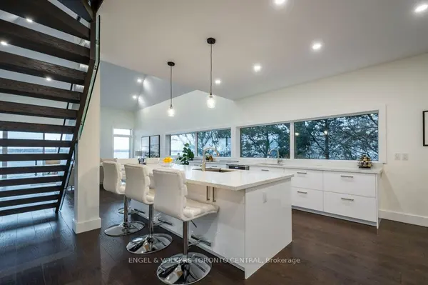 131 Peats Point Rd, Prince Edward, ON K8N 4Z7