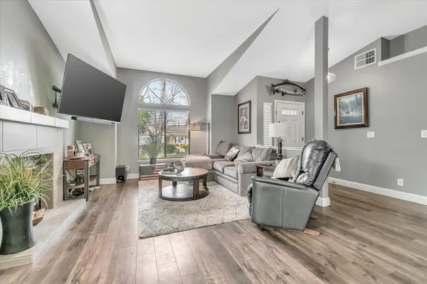 1060 St Andrews Dr, El Dorado Hills, CA 95762