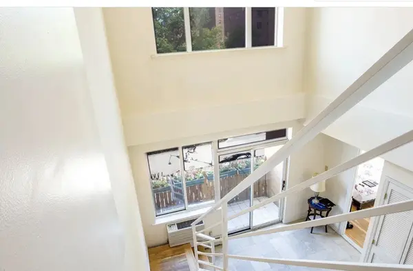 753 E 5th St #4C, New York, NY 10009
