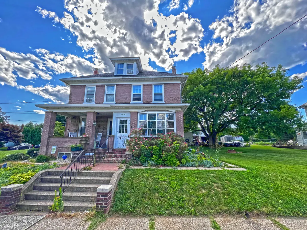 1014 3rd Ave, Hellertown, PA 18055