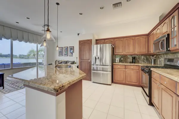 917 Augusta Pointe Dr, Palm Beach Gardens, FL 33418