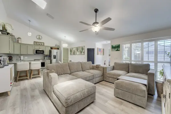 5568 Golden Eagle Cir, Palm Beach Gardens, FL 33418