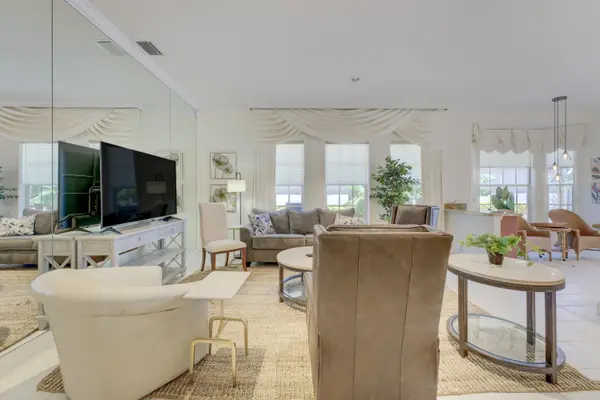 917 Augusta Pointe Dr, Palm Beach Gardens, FL 33418